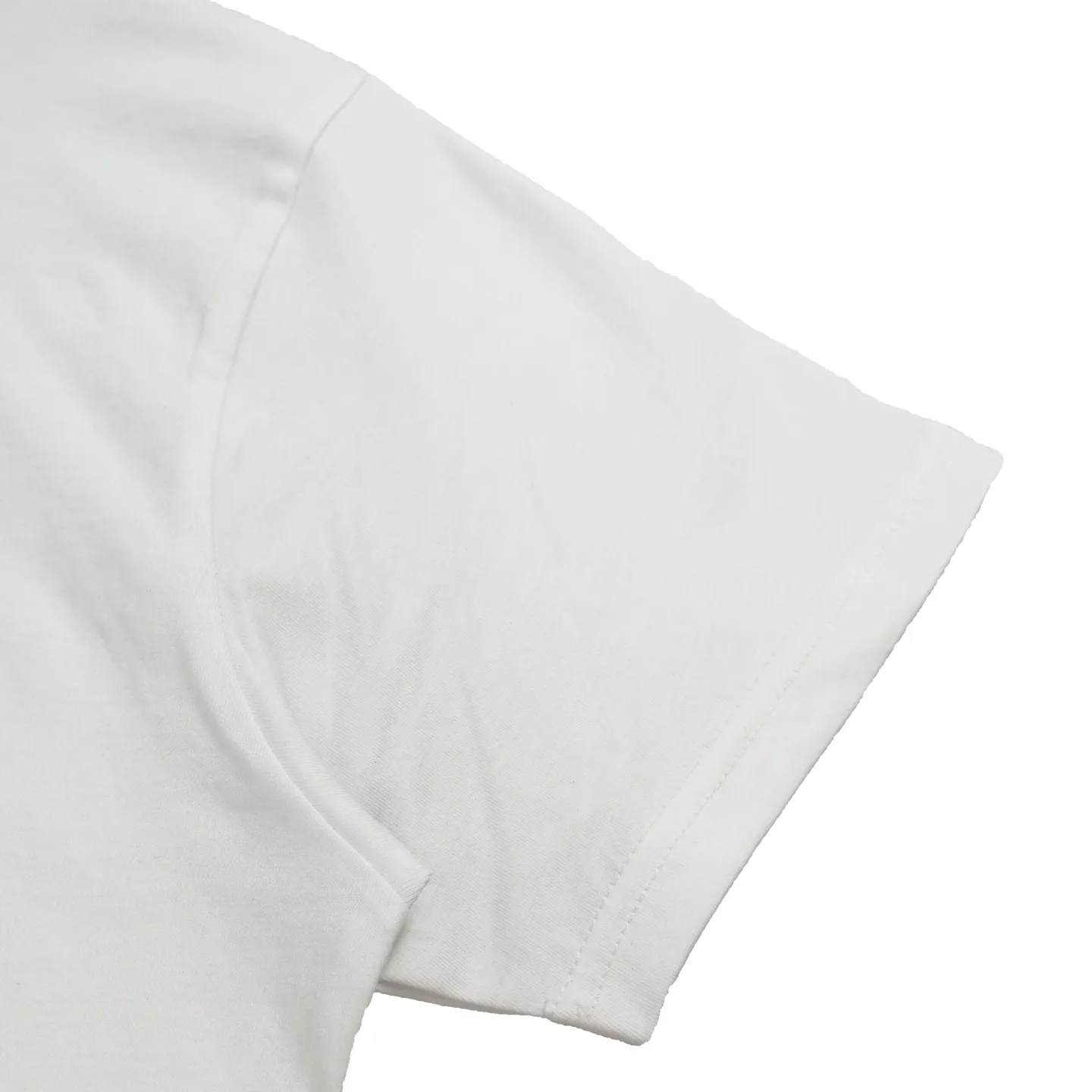 🅿️270 [Exclusive supply] CH Croixin 25Ss new TV short-sleeves are screen printed. The exquisite small logo on the front of the T-shirt cleverly integrates brand elements through screen printing, making it low-key yet recognizable. "STYLE SAVES" on the back is paired with a fun cartoon pattern with bright colors and clear lines. Whether it is the edges of letters or the outline of cartoon images, they can be presented delicately, highlighting unique trend attitudes and fashion tastes. Size:S-M-L